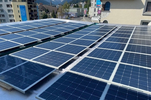 ultimo caso aziendale circa SABIC E SOLARGE VETRINA SVILUPPO E COMMERCIALIZZAZIONE PANNELLI FOTOVOLTAICI CIRCOLARI LEGGERI