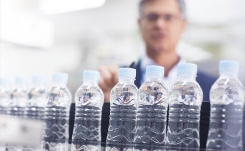 ultimo caso aziendale circa SABIC SOLUTIONS FOR FOOD & BEVERAGE PACKING: CAPS & CLOSURES (Soluzioni SABIC per l'imballaggio di alimenti e bevande: coperture e chiusure)