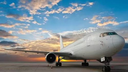 ultimo caso aziendale circa SABIC SOLUTIONS FOR MASS TRANSPORT: AIRCRAFT AESTHETICS (Soluzioni SABIC per i trasporti di massa: l'estetica degli aeromobili)